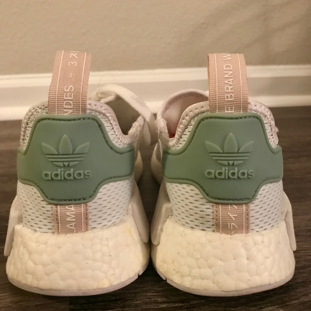 Adidas Boost (Men’s 7, fits like W US 9/9.5)